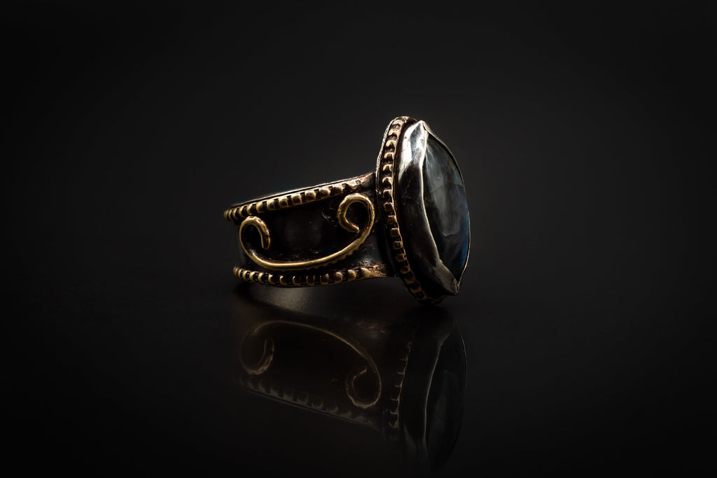 Beautiful Ring! Size 9 925 Sterling Silver, Golden Brass, And Brilliant Marquise Cut Blue Labradorite