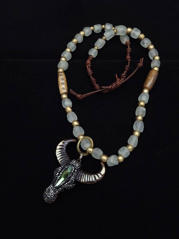 Bull cow head in crystal pavé pendant, horn pendant, very original collar, cawboy,boho, hippie, ethnic, brass, african beads.