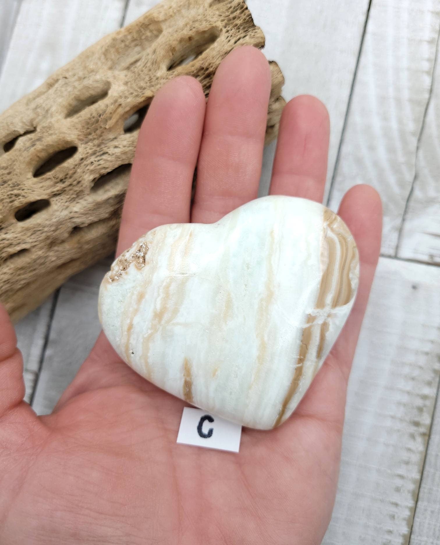Natural Heart Shape Calcite/Natural Stones / Healing Stones / Gemstones / Jewelry Supplies.
