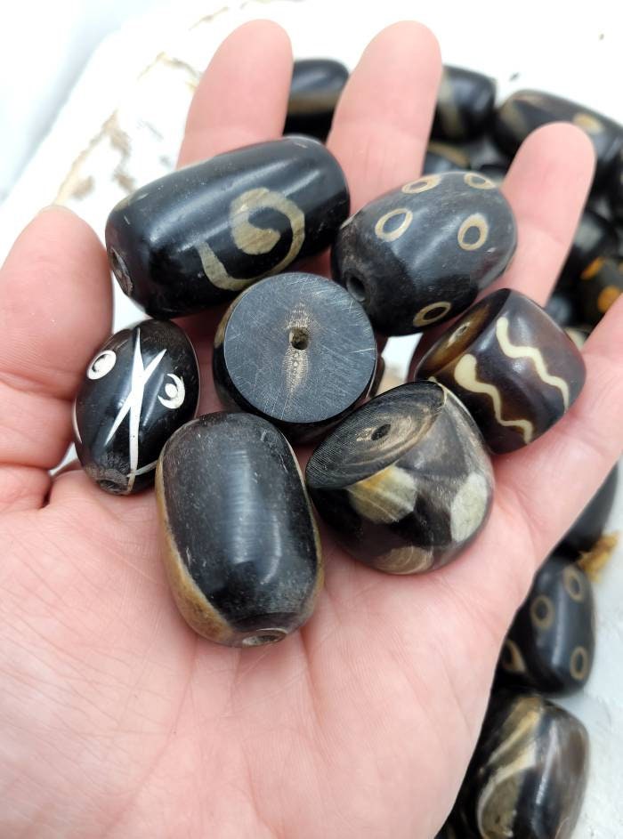 Lot Of 5 Handmade Horn Bone Beads / Large 22-38mm x 13-25mm Bone Beads / Jewelry Supplies / Tribal Boho Hippie Vintage Ethnic.