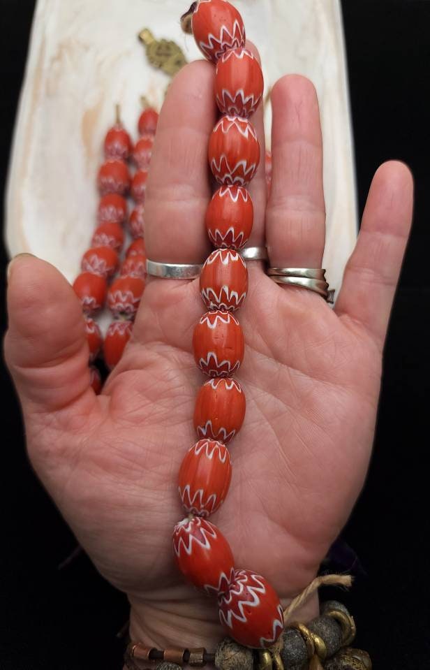 Chevron Beads Oval Multi Layered Red and White Strand 10 Chevron Beads 17-19×13-16mm / Jewelry Making Supplies / African Trade Beads