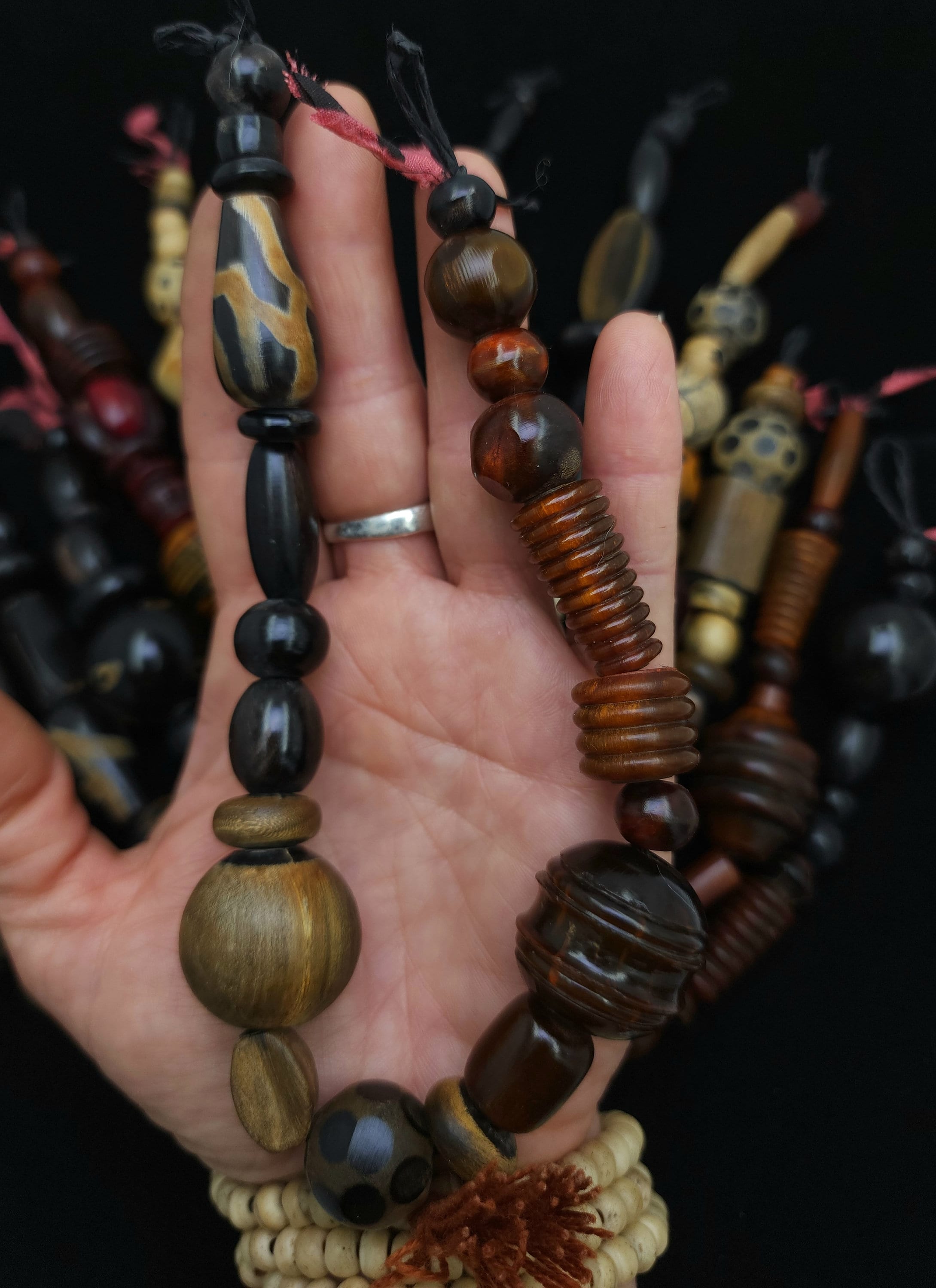 Variable  Large Horn Beads / Strand 12" Inches 6-38mm×9-30mm / Hand Carved / Ethnic / Tribal Bone Trade Beads / Jewelry Making Supplies.