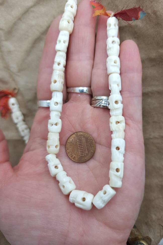 Yak bone Beads Skull Tibetan / Carved Bone Skull Beads / Nepalese Beads / Strand 10" / Jewelry Supplies.