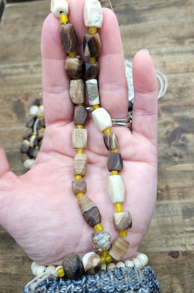 Wow Beautiful Old Chocolate Calcite Strand with 20-24 Beads 9-16mm x 6-11mm / Afghan Antique Discoveries Beads / Raw Beads / Jewelry Supplie