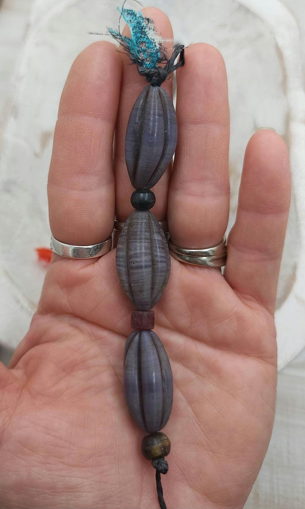 Large Oval Old Rustic Glass Melons Beads / Indonesian Hand Carved Beads / 3 Beads 23-26mm / Tribal / Jewelry Supplies.