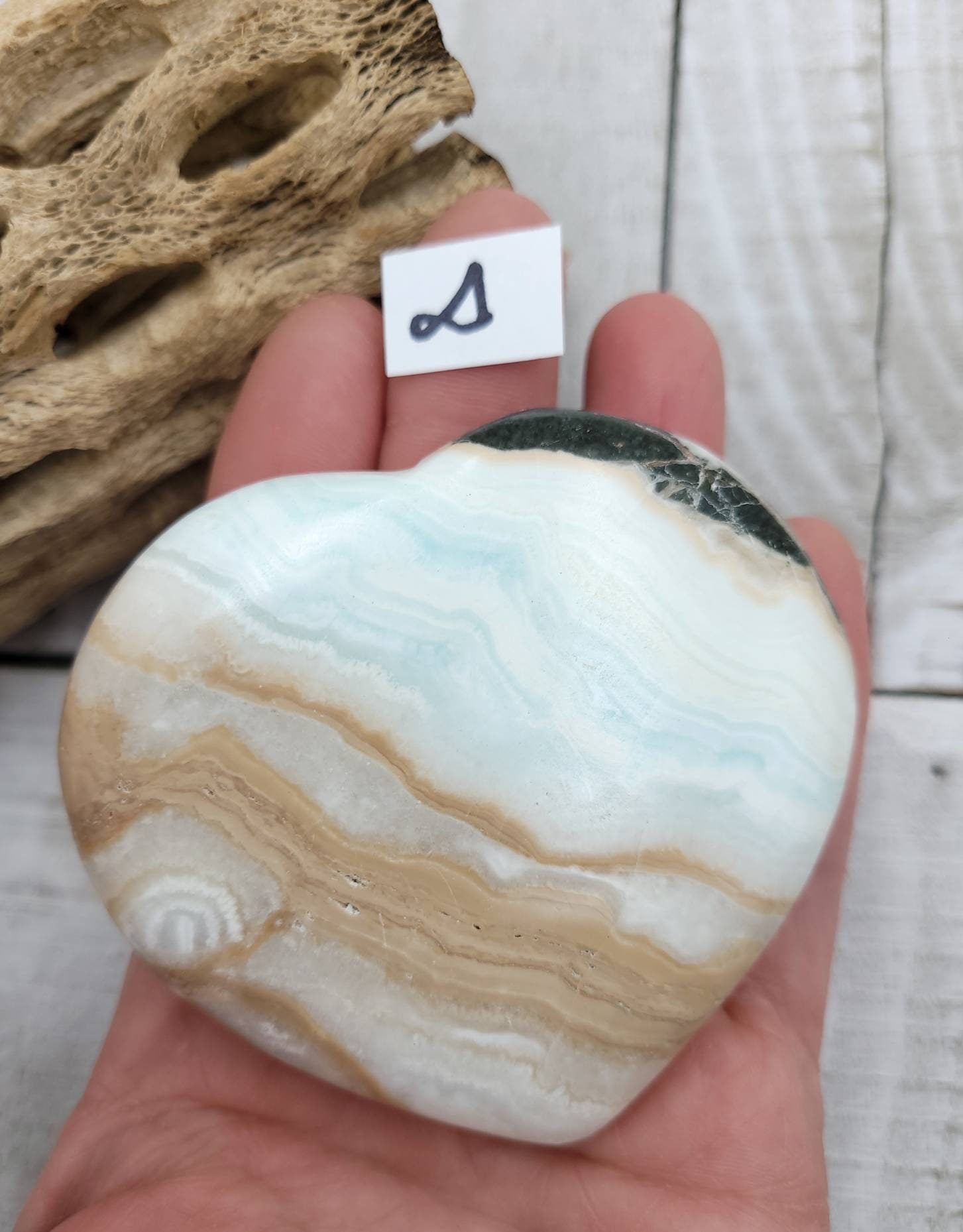 Natural Heart Shape Calcite/Natural Stones / Healing Stones / Gemstones / Jewelry Supplies.