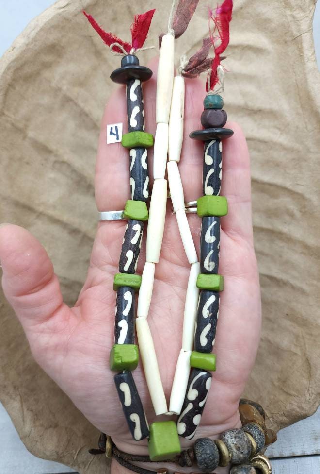 Lots Of Beautiful Bone Beads / Big Sale A Lot Of Beads / Ethnic / Hippie / Vintage / Tribal / Navajo / Jewelry Supplies.