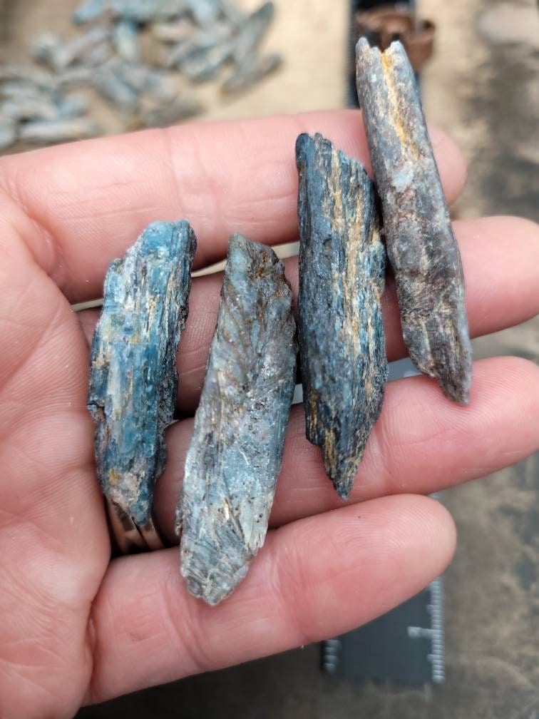Kyanite Rough Stone / Healing Stones / Blue Kyanite / From Tanzania / Jewelry Supplies.