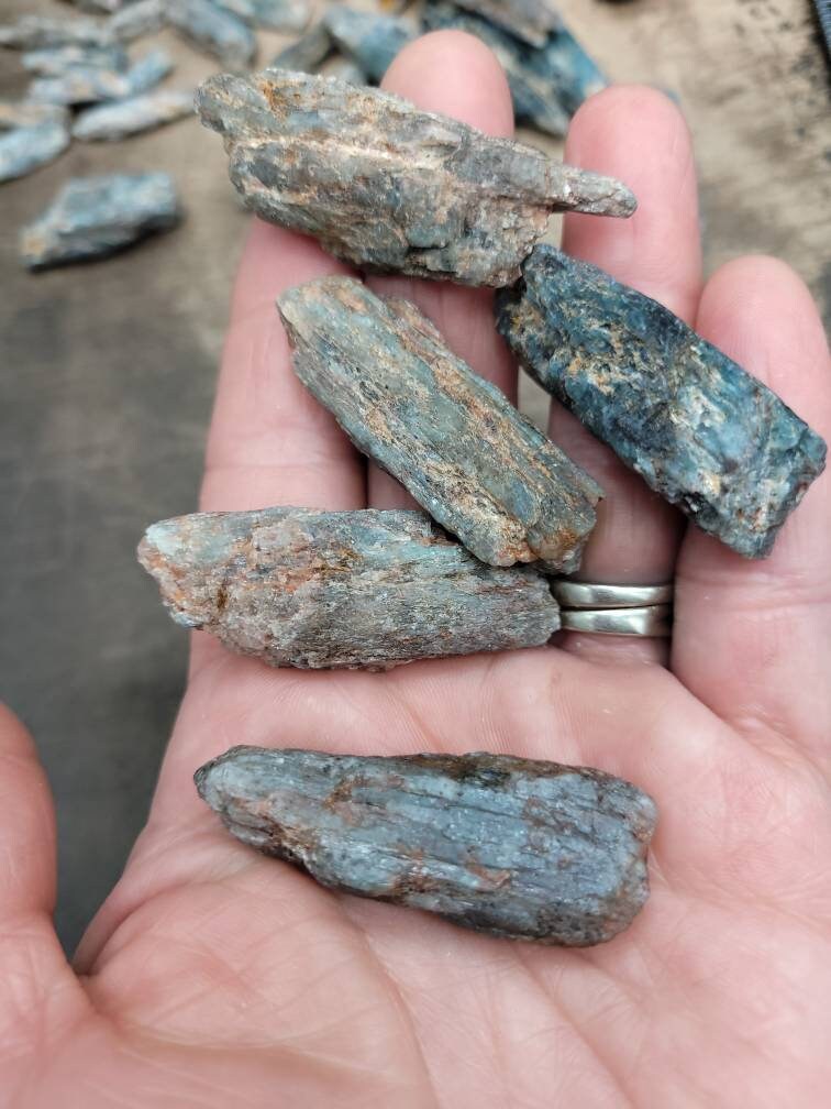 Kyanite Rough Stone / Healing Stones / Blue Kyanite / From Tanzania / Jewelry Supplies.