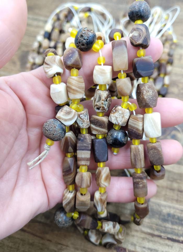 Wow Beautiful Old Chocolate Calcite Strand with 20-24 Beads 9-16mm x 6-11mm / Afghan Antique Discoveries Beads / Raw Beads / Jewelry Supplie