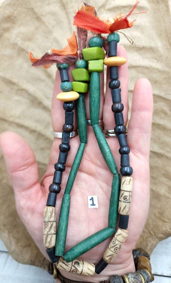 Lots Of Beautiful Bone Beads / Big Sale A Lot Of Beads / Ethnic / Hippie / Vintage / Tribal / Navajo / Jewelry Supplies.