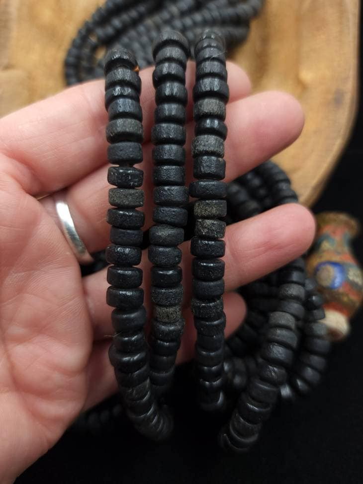 Black Color Beads With Strong Old Rustic Accent / 7-8mm 10"Long Strand / Indonesia / Java / Boho / Tribal / Ethnic / Jewelry Supplies