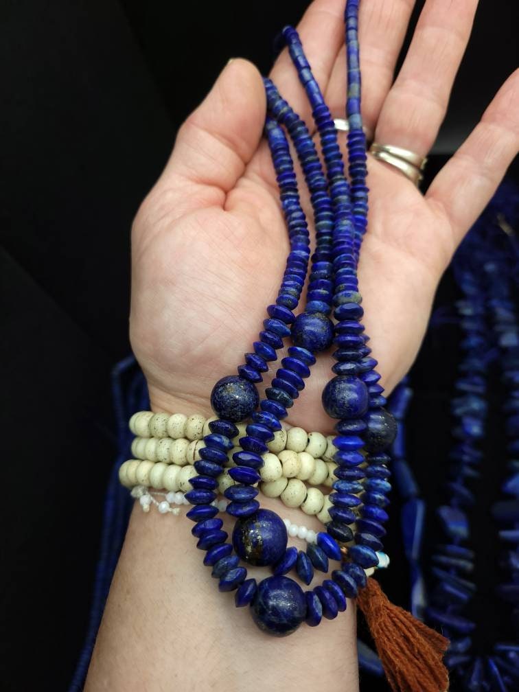 Hermoso collar genuino de lapisLazuli / lapisLazuli de Afganistán / amplia variedad de formas de cuentas / suministros de joyería.