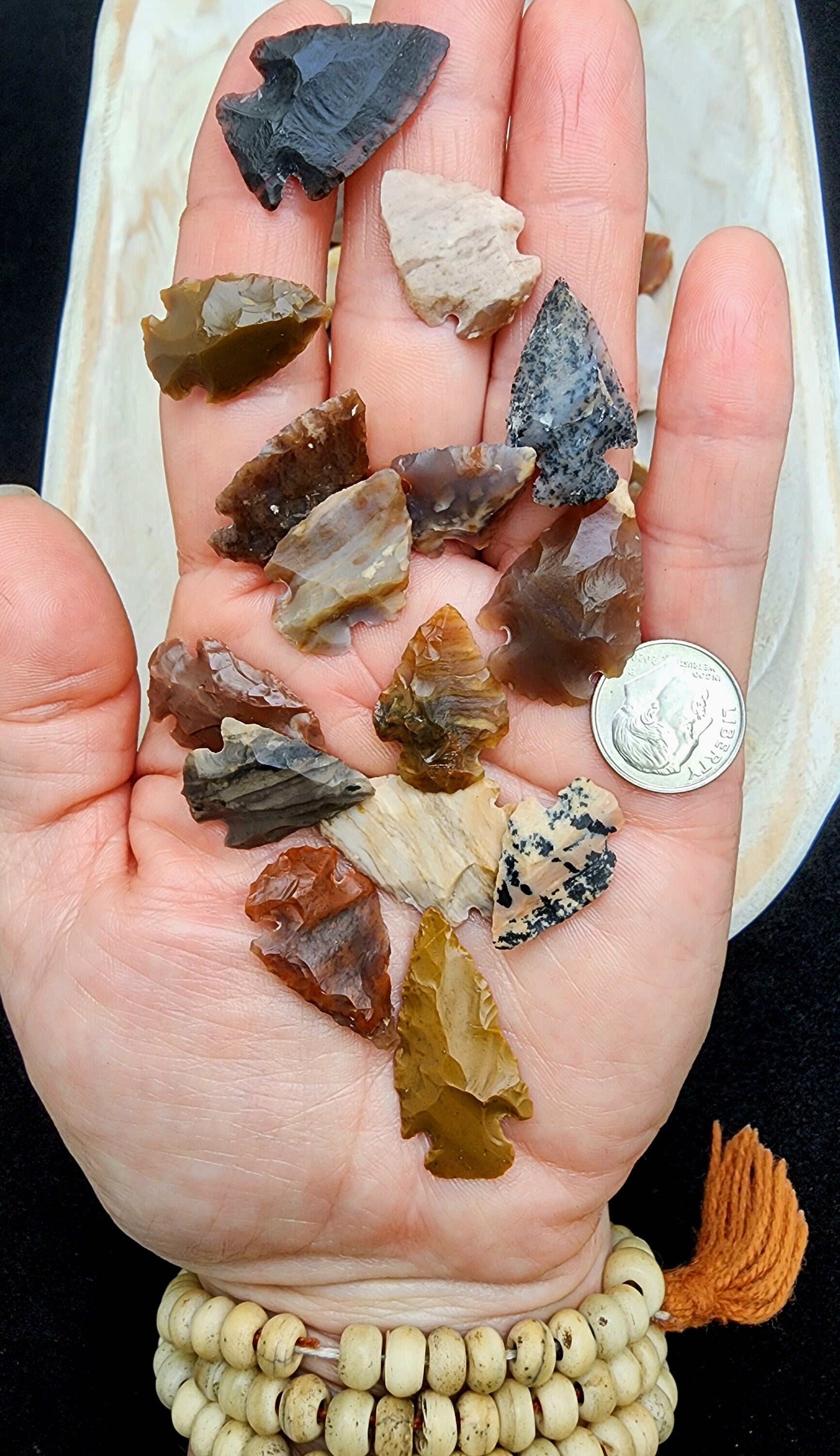Small Hand Carved Agate Arrows 18-25mm+ Lot of 5 Arrows / Jewelry Making Supplies / Natural Stone Arrows / Healing Stones / Charms