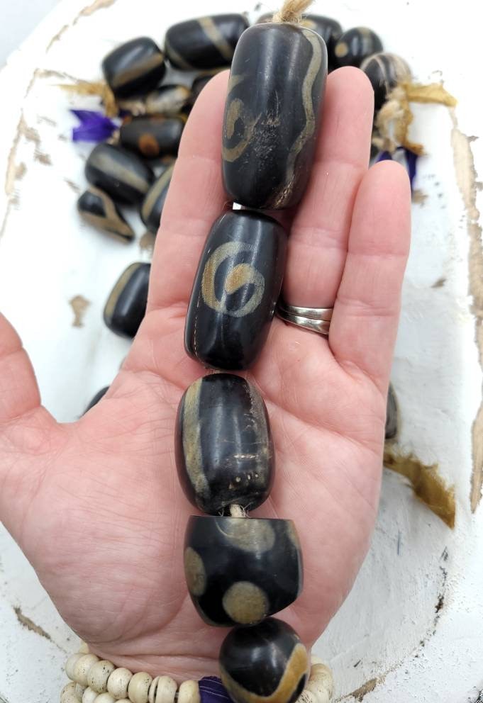 Lot Of 5 Handmade Horn Bone Beads / Large 22-38mm x 13-25mm Bone Beads / Jewelry Supplies / Tribal Boho Hippie Vintage Ethnic.