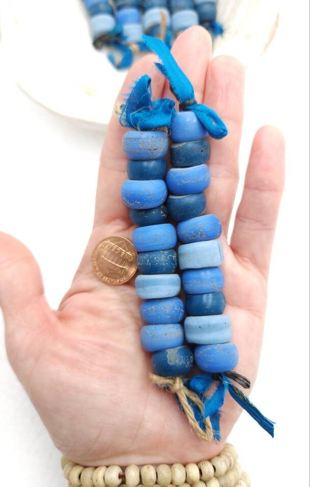 Old Glass Beads The 90s From Thailand [10] Blue Beads 13-17mm x8-9mm / Vintage / Indonesian Beads / Venetian / Jewelry Making Supplies