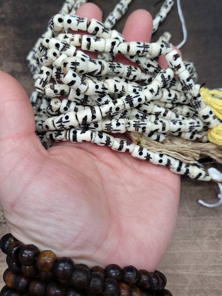 Cuentas de hueso de yak Cráneo Tibetano / Cuentas de cráneo de hueso tallado / Cuentas nepalíes / Suministros de joyería.