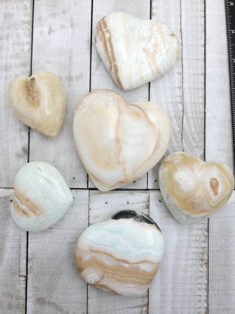Natural Heart Shape Calcite/Natural Stones / Healing Stones / Gemstones / Jewelry Supplies.