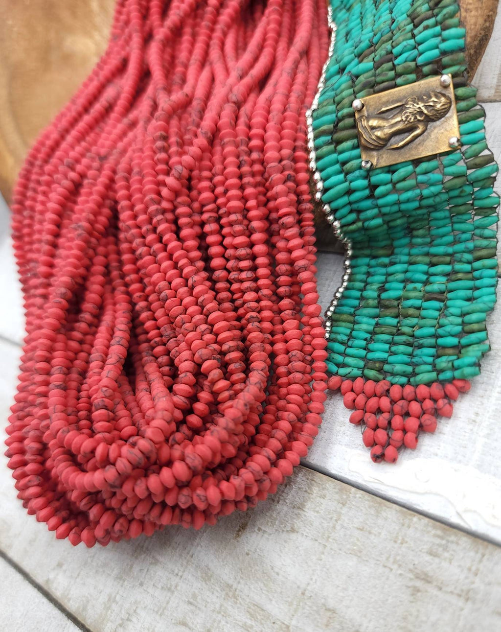 Hermosa turquesa roja Heishi Beads Saucer Shaped Strand 14 "150+ Beads 3mm+ / Suministros de joyería.