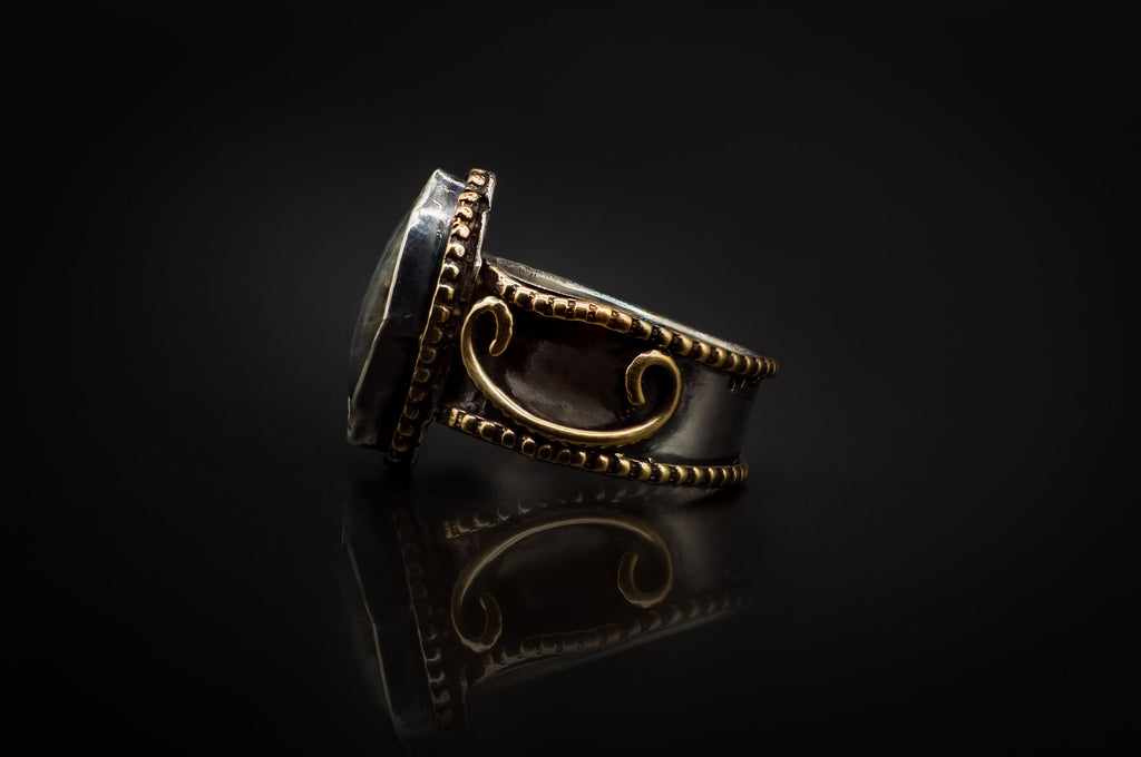 Beautiful Ring! Size 9 925 Sterling Silver, Golden Brass, And Brilliant Marquise Cut Blue Labradorite