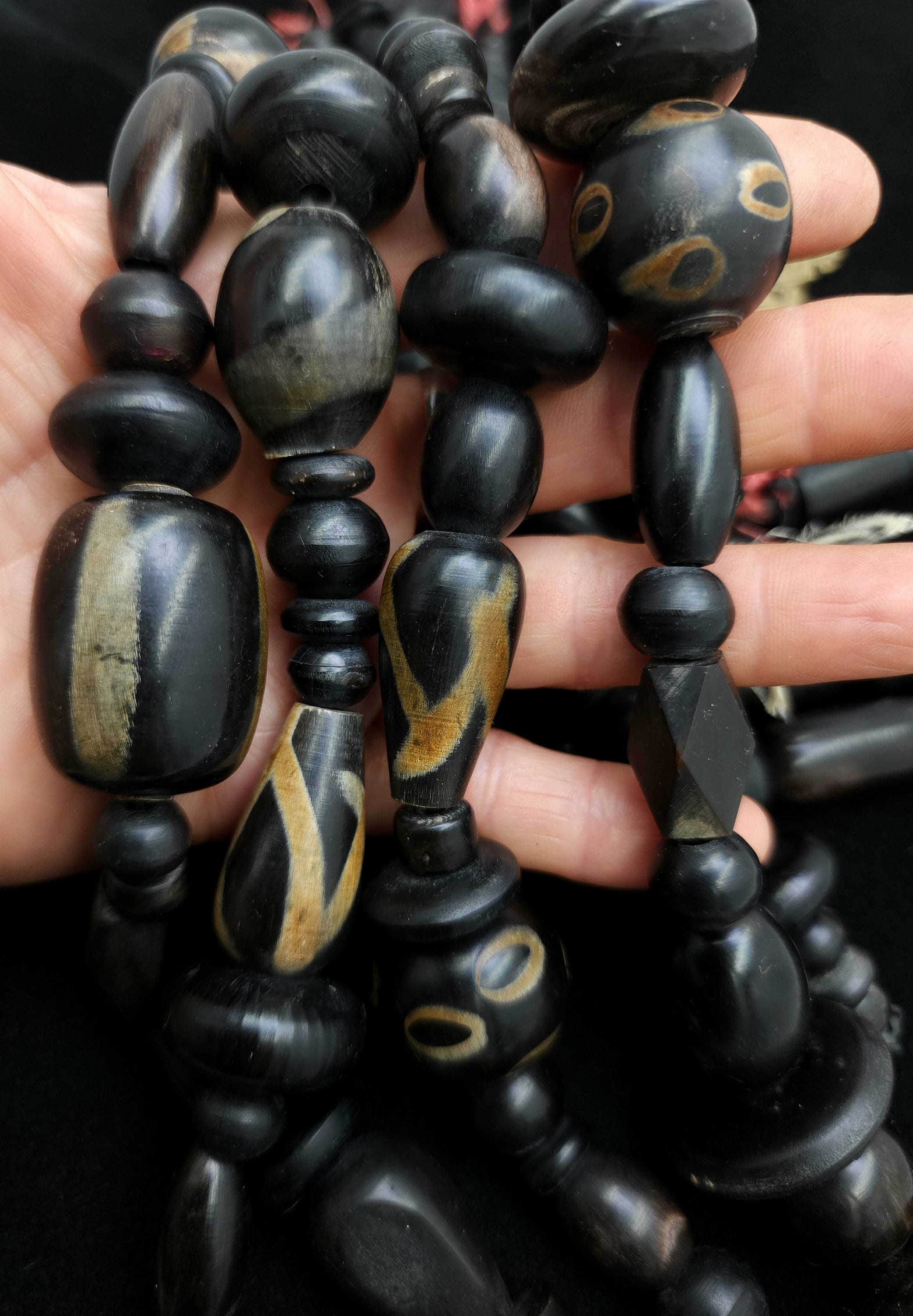 Beautiful Large  Horn Beads / Strand 12" Inches 8-38mm×9-25mm / Hand Carved / Ethnic / Tribal Bone Trade Beads / Jewelry Making Supplies.