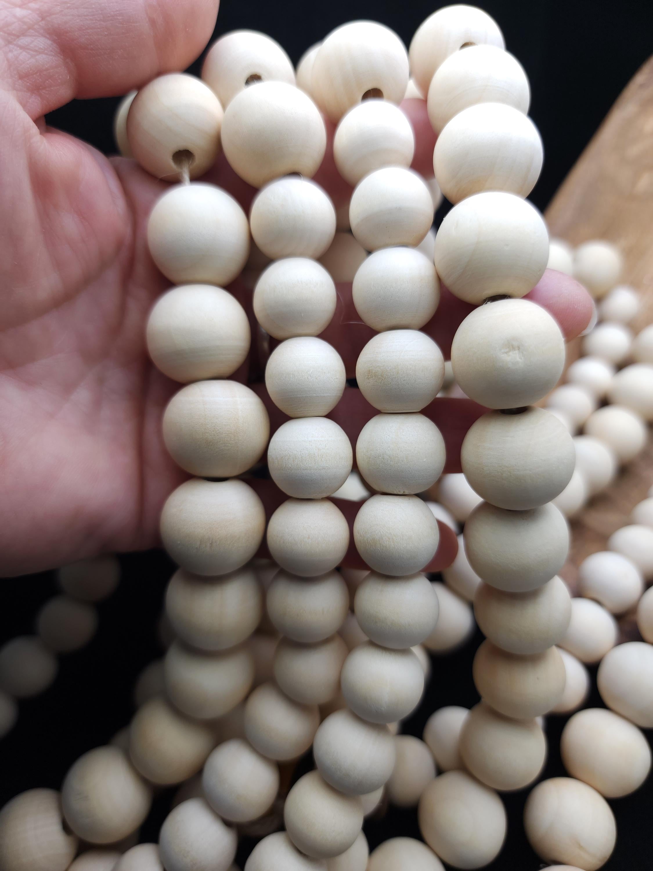 Unfinished Natural Wood Round Beads, Long Hebra 16" 15-18mm, Macrame Beads, DIY Beads, Aromatic Beads, Craft.
