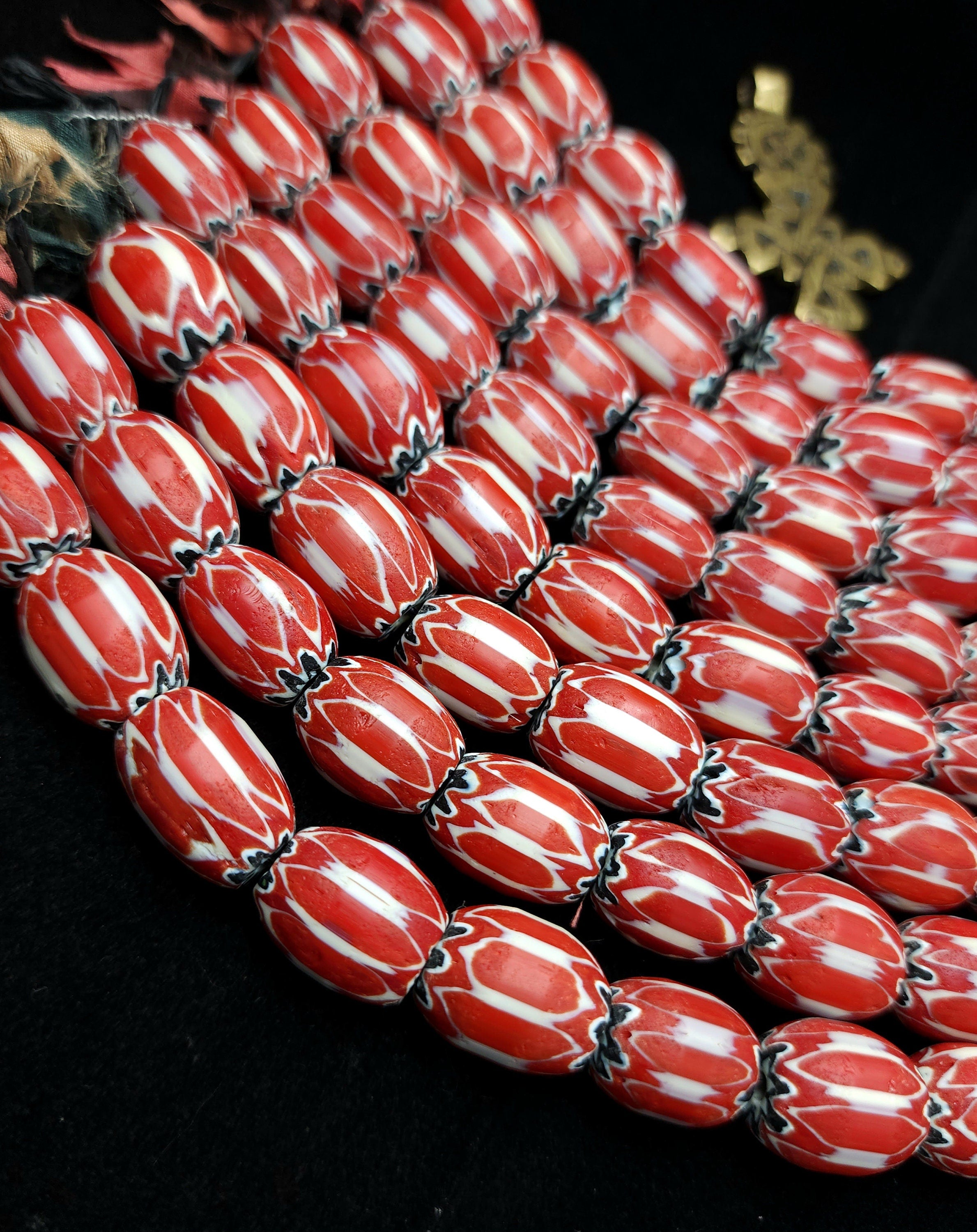 Chevron Beads 6 Layers Red And White 16-19mm, Chevron Glass Beads, Jewelry Making Supplies.