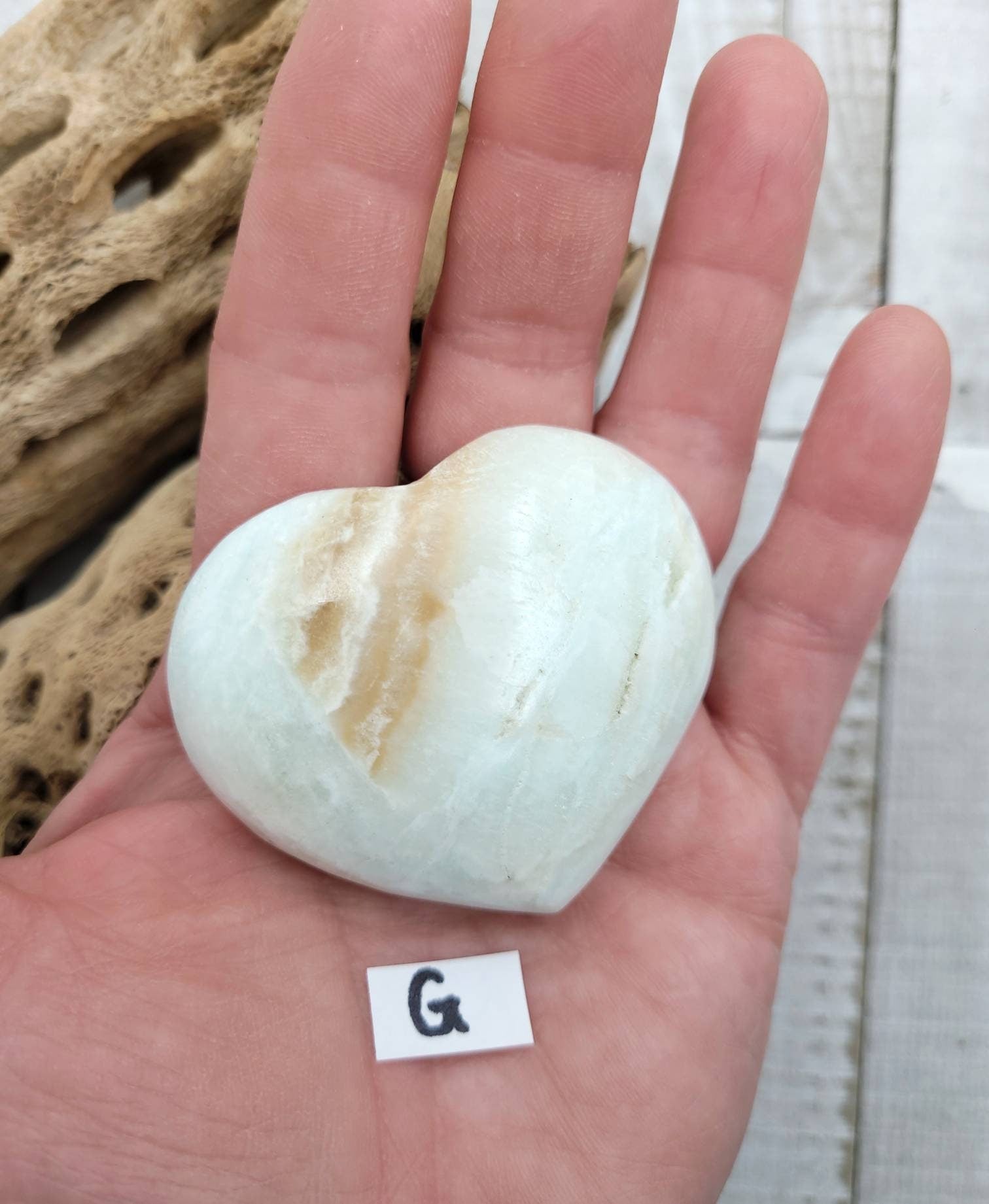 Natural Heart Shape Calcite/Natural Stones / Healing Stones / Gemstones / Jewelry Supplies.