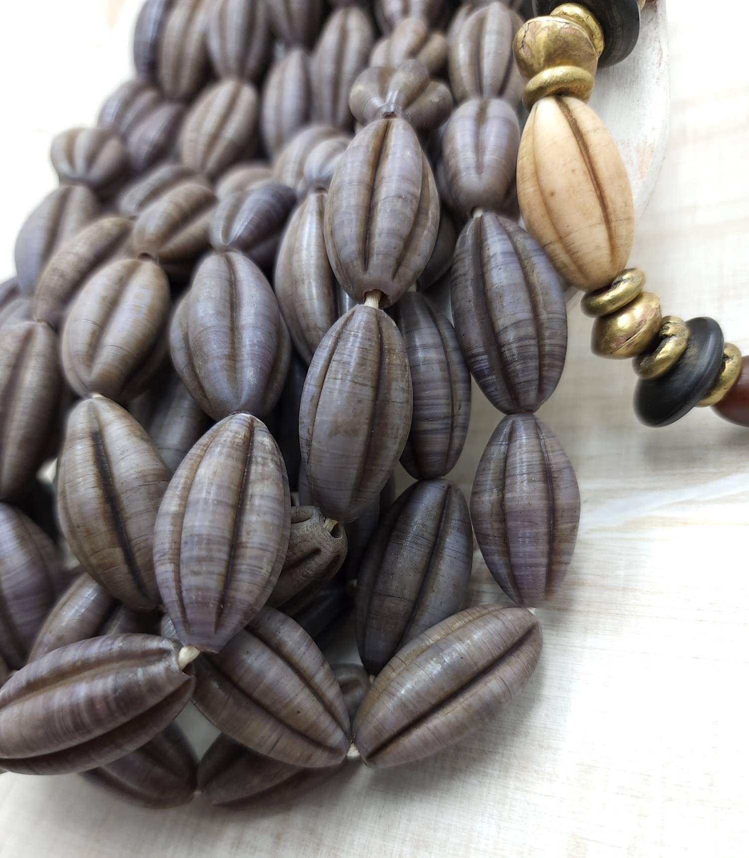 Large Oval Old Rustic Glass Melons Beads / Indonesian Hand Carved Beads / 3 Beads 23-26mm / Tribal / Jewelry Supplies.