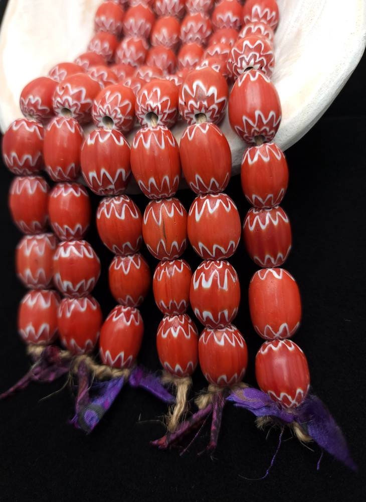 Chevron Beads Oval Multi Layered Red and White Strand 10 Chevron Beads 17-19×13-16mm / Jewelry Making Supplies / African Trade Beads
