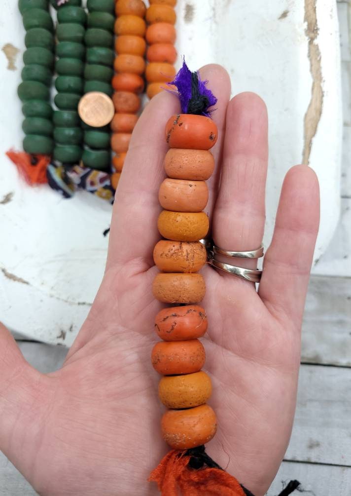 Old Glass Beads The 90s / Color To Choose Strand of 10 Beads Orange or Green  15-19mm x 10mm /Java / Vintage / Indonesian Beads / Venetian .
